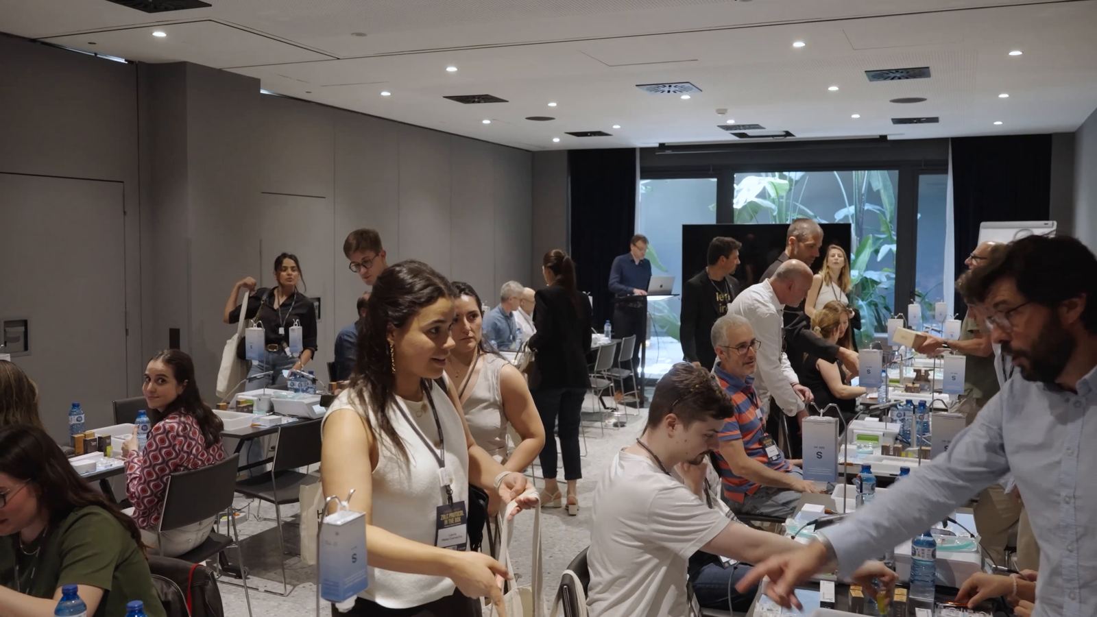 Partecipanti al lavoro durante un hands-on